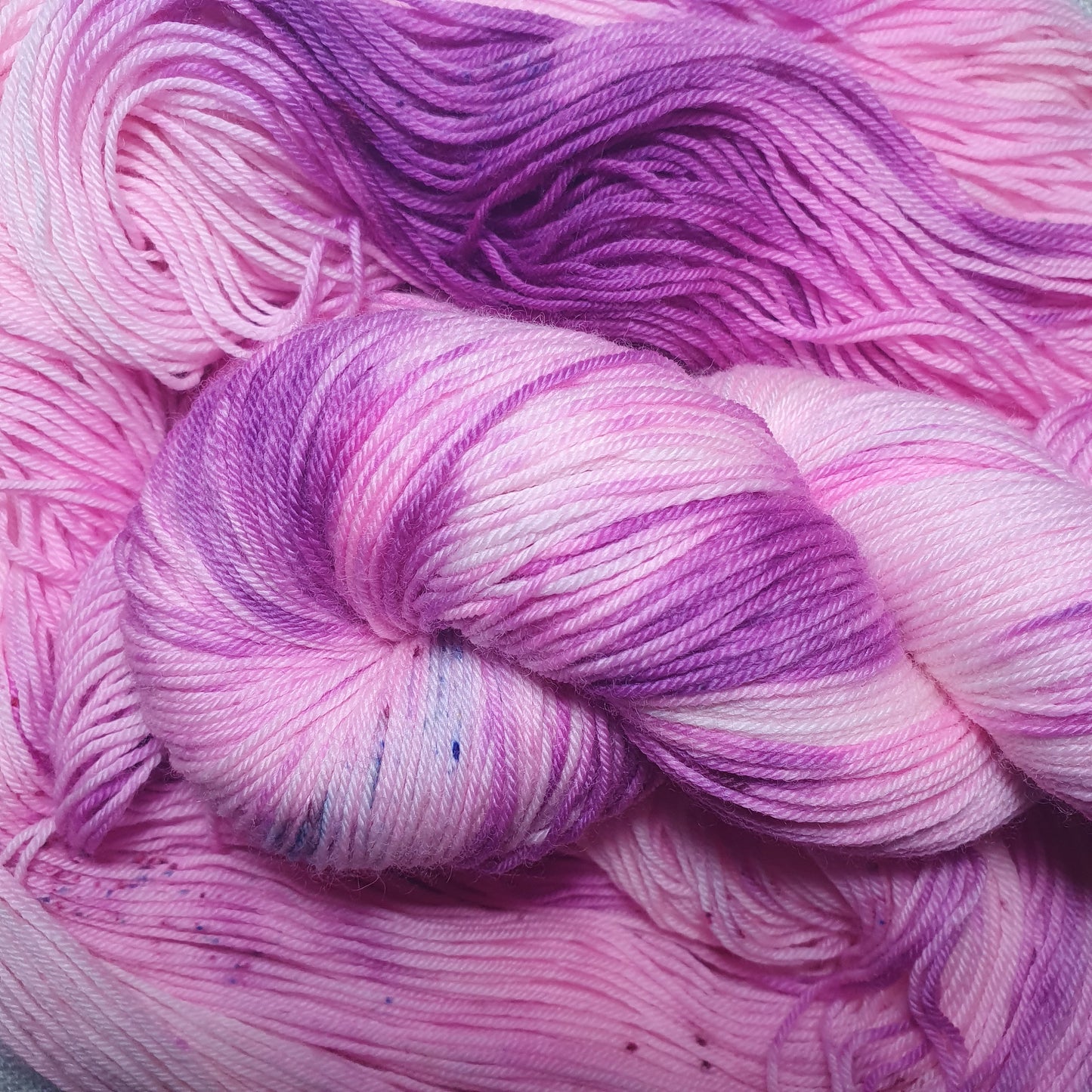 Hibiscus - Hand dyed yarn - 4ply Merino nylon