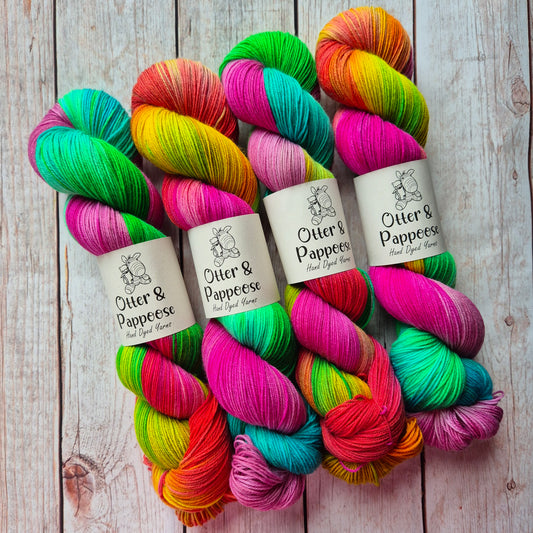 Tropical Parrot - Hand dyed yarn - 4ply Merino nylon