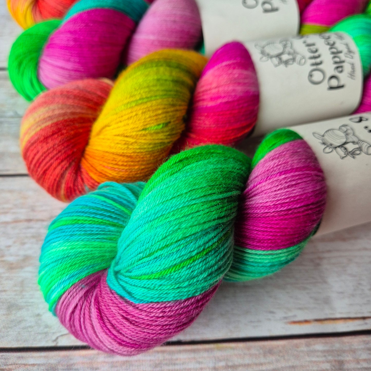Tropical Parrot - Hand dyed yarn - 4ply Merino nylon