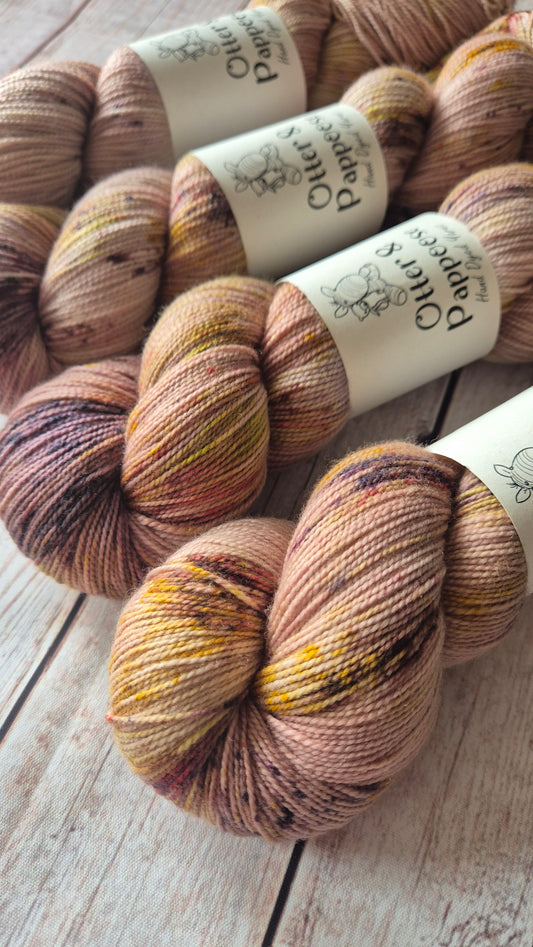 Eleanor - Hand dyed yarn - 4ply Merino nylon, Sock High Twist