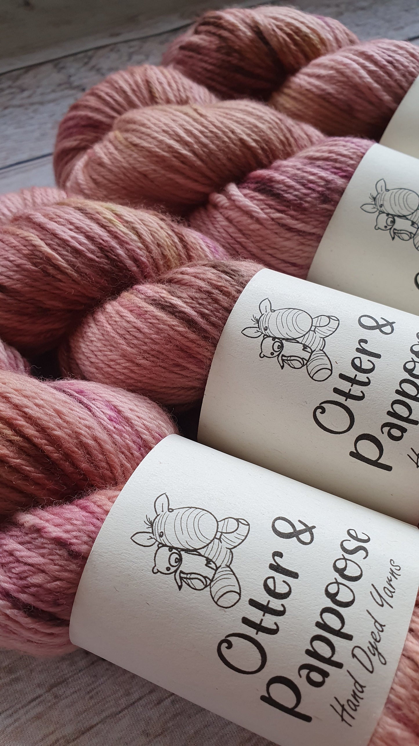 Rosebud 100% SW Merino DK 100g